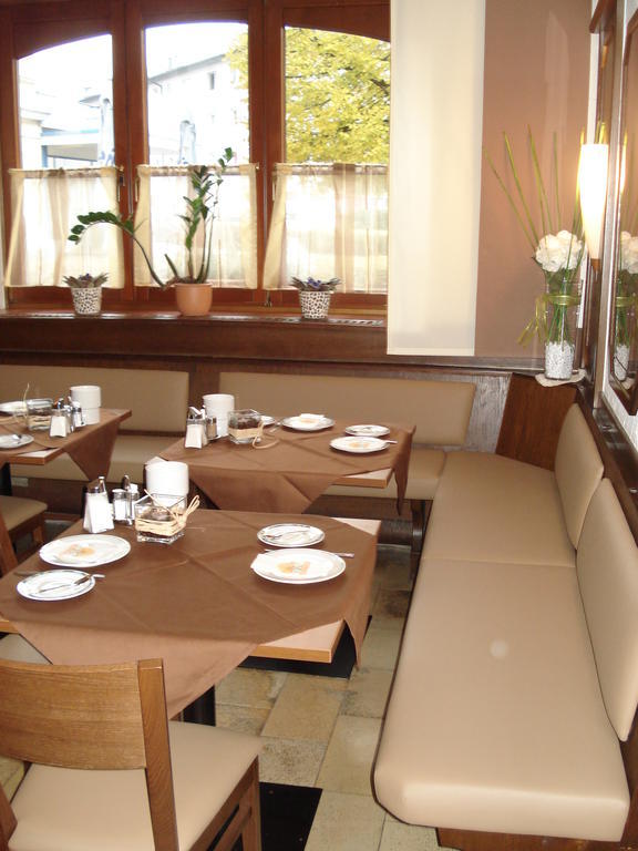 Hotel Almtalerhof Траун Экстерьер фото