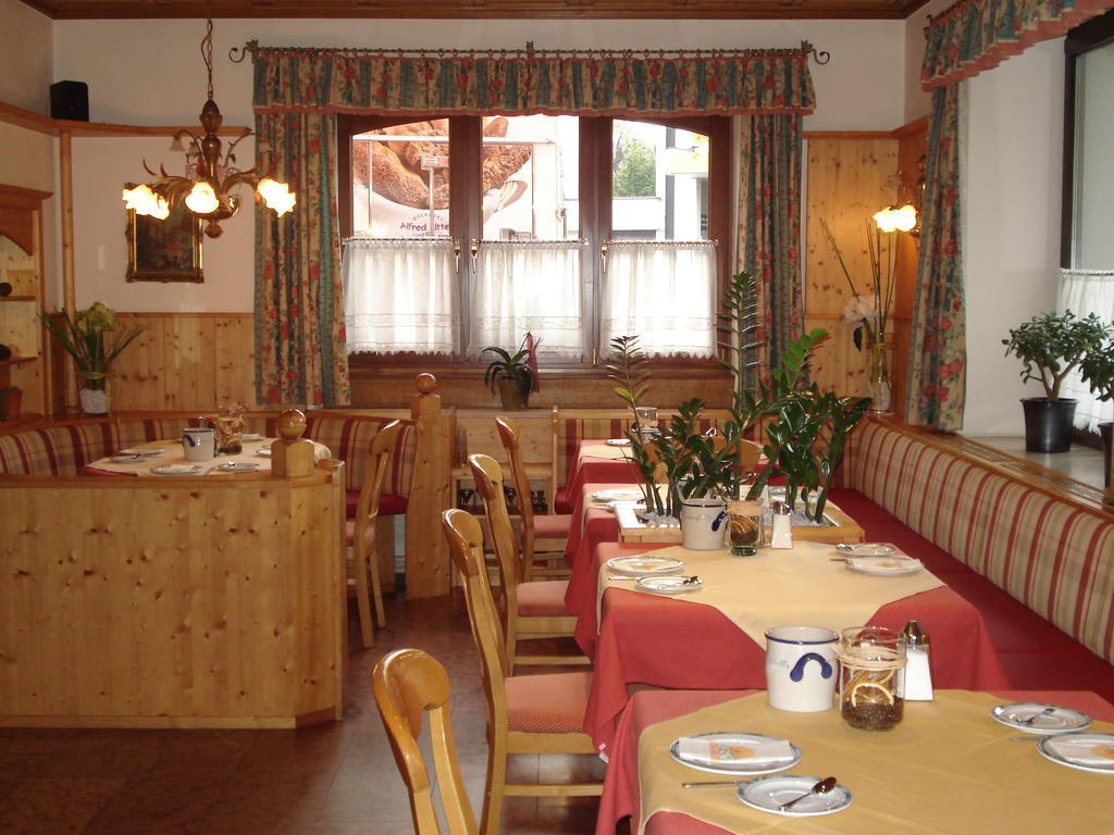 Hotel Almtalerhof Траун Экстерьер фото