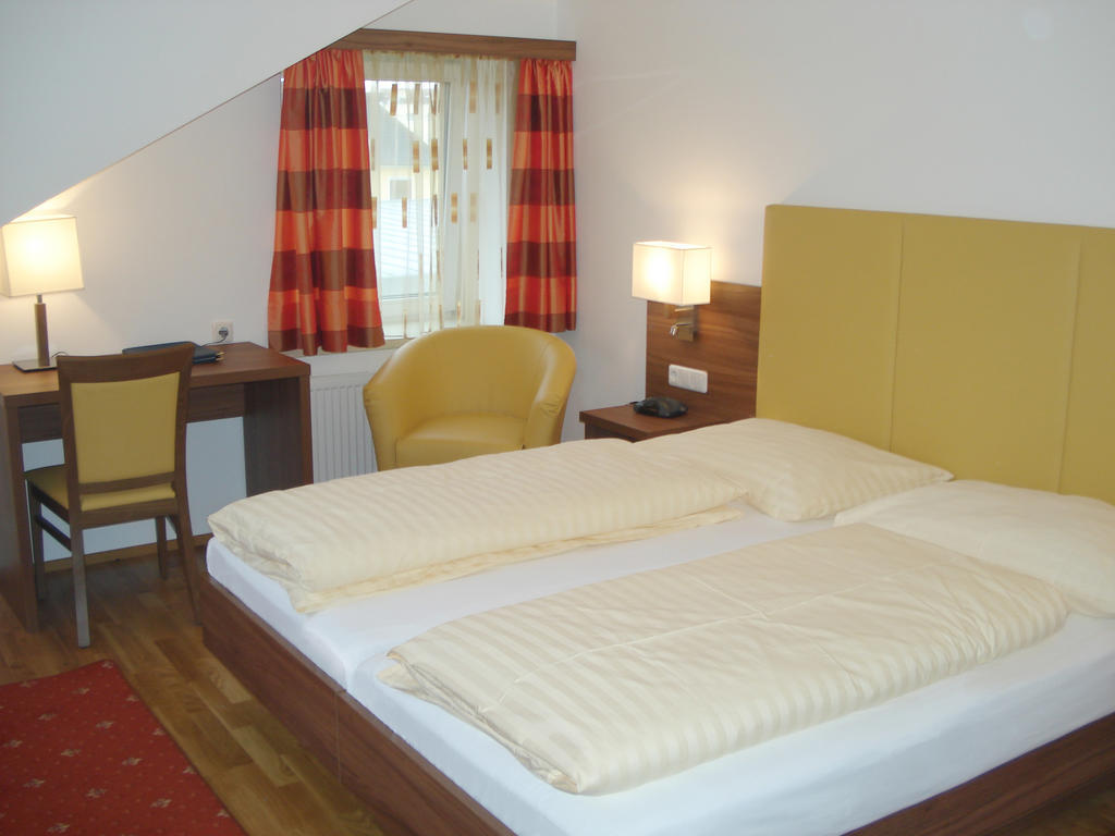 Hotel Almtalerhof Траун Номер фото
